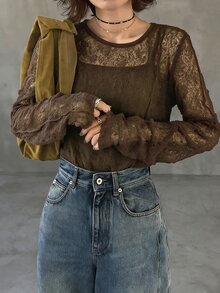 FRIFUL 女款修身蕾絲上衣，圓領長袖透視紋理面料，休閒百搭，適合度假與海灘 - 棕色 - 查看 2