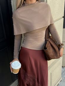 DAZY Kaos Wanita Elegan untuk Musim Gugur/Dingin, Kerah Syal Tinggi, Desain Berlapis, Dekorasi Kancing Logam, Potongan Ramping, Minimalis, Cocok untuk Perjalanan, Kencan, dan Kantor. - Khaki - View 4