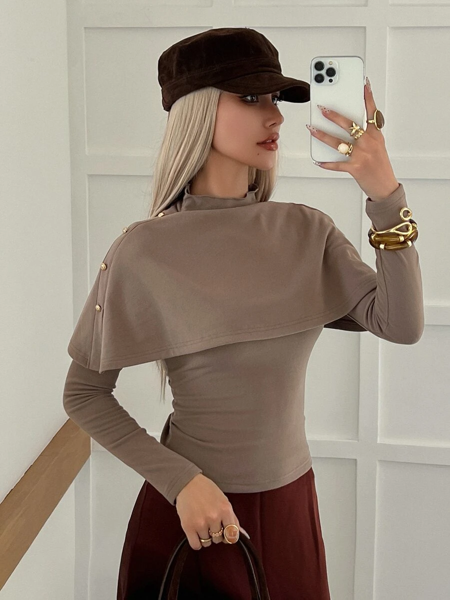 DAZY Kaos Wanita Elegan untuk Musim Gugur/Dingin, Kerah Syal Tinggi, Desain Berlapis, Dekorasi Kancing Logam, Potongan Ramping, Minimalis, Cocok untuk Perjalanan, Kencan, dan Kantor. - Khaki - View 1