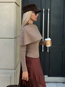 DAZY Kaos Wanita Elegan untuk Musim Gugur/Dingin, Kerah Syal Tinggi, Desain Berlapis, Dekorasi Kancing Logam, Potongan Ramping, Minimalis, Cocok untuk Perjalanan, Kencan, dan Kantor. - Khaki - View 3