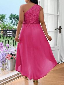 SHEIN Belle Gaun Maxi Wanita Ukuran Besar Warna Polos dengan Leher Asimetris dan Hiasan Payet, Bagian Depan Pendek dan Belakang Panjang Tanpa Lengan - Hot Pink - View 2