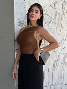 Yohana Edit 春夏新款咖啡棕色不對稱剪裁單肩綁帶抓皺露肩女款上衣，現代優雅風格，適合嘉年華、優雅派對、情人節、返校季、音樂節、外出、約會、聚會、演唱會、舞台表演、早午餐、下午茶派對、機場、夏季度假 - 棕色 - 查看 5