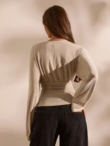Opulessa Blus Wanita Warna Polos Leher V Model Batwing Lengan Panjang Berlipit, Atasan Kasual - Perak - View 7