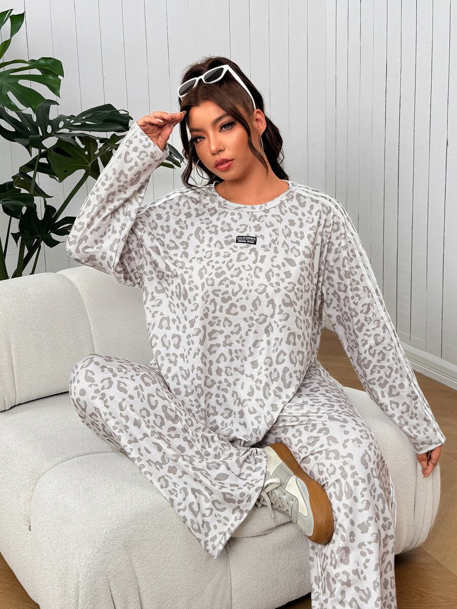 SHEIN EZwear Setelan 2 Potong Atasan dan Celana Motif Leopard Ukuran Besar untuk Musim Gugur - Grey - View 1