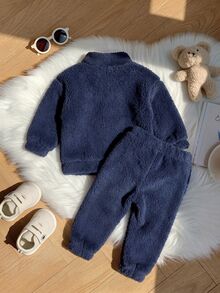 SHEIN 男嬰套裝，胸前熊圖案貼布，保暖內裡，小立領，半開襟，皇家藍毛絨長袖上衣搭配同色同材質長褲，2件套，適合秋冬，嬰兒服飾 - 藏蓝色 - 查看 2