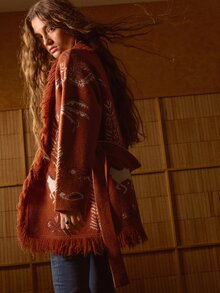 MOTF STUDIO VINTAGE JACQUARD TASSEL KNIT CARDIGAN - Red - View 2