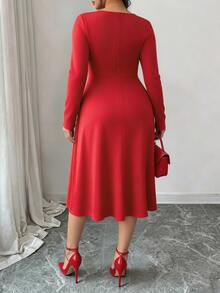 Elegantrix Plus Size Autumn/Winter Red V-Neck Mid-Length A-Line Dress Fall Wedding Party Evening Curve 70's - Red - View 4