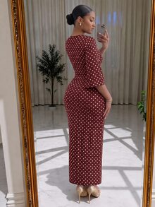 SHEIN Lady CURVE 大尺碼女款V領酒紅花紋收腰貼身洋裝，適合早午餐、晚宴、秋季，浪漫優雅風 - 酒紅色 - 查看 2