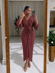 SHEIN Lady CURVE 大尺碼女款V領酒紅花紋收腰貼身洋裝，適合早午餐、晚宴、秋季，浪漫優雅風 - 酒紅色 - 查看 4