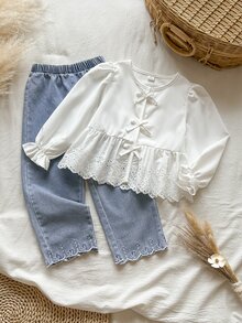 Vintaside Kids 2件組幼女甜美白色藍色蝴蝶結荷葉邊蕾絲鏤空泡泡袖圓領修身上衣＋牛仔褲，生日派對秋季白色波浪邊上衣 - 藍白色 - 查看 3