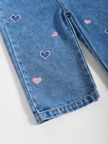 SHEIN Playful Pals Toddler Baby Girl's Denim Dungarees With Soft Cotton Ruffled Shoulder Straps Embroidered Hearts; Suitable For Spring, Summer,Autumn,Fall,And Winter - Medium Wash - View 6