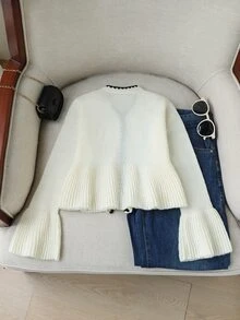 SHEIN 1件女童開襟毛衣，法式溫柔百搭V領杏色主體搭配黑色鋸齒飾邊，單扣與3D蝴蝶結設計，寬鬆落肩荷葉袖喇叭袖口，甜美可愛風，適中厚度，整齊下擺，緊口袖口，柔軟親膚，適合日常穿著、學校、外出、聚會等，秋冬款 - 米色 - 查看 2