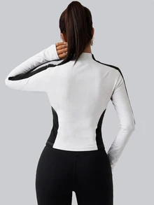 Easithlete Easithlete Y2K撞色运动夹克，立领拉链短款高弹速干带拇指孔袖口，适合健身、瑜伽、通勤等场合。 - 黑與白 - 查看 3