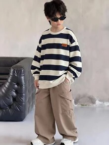 SHEIN 2件組兒童青少年男孩休閒軟綿條紋圓領套頭衛衣＋寬鬆貼袋直筒長褲 Y2K 套裝，適合秋冬、學校、家庭聚會、度假、派對，秋季穿搭，冬季穿搭，男孩套裝 - 彩色 - 查看 2