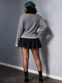 CurvyTilda 大尺碼女款休閒時尚蝙蝠袖對比蕾絲羅紋T恤 - 灰色 - 查看 2