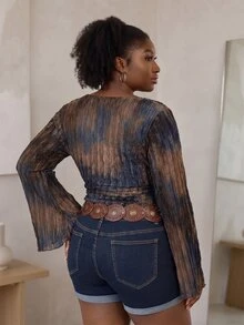 CurvyTilda 秋季女式加大码西部波西米亚风复古哥特露肩外出扎染印花不对称下摆长袖喇叭袖时尚T恤 - 彩色 - 查看 2