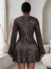 CurvyTilda Plus Size Retro Sexy Millennial Style Y2K Urban Modern Avant-Garde Bold Fashion Personalized Leopard Print V-Neck Lace Patchwork Bell Sleeve Dress - Brown - View 2