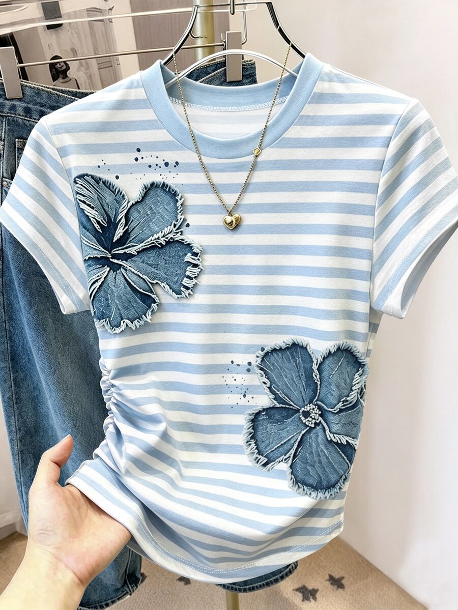 Resyla 夏季出遊上衣 女款收腰 T-shirt 藍色條紋花卉印花圖案 設計款 休閒百搭上衣 - 彩色 - 查看 1