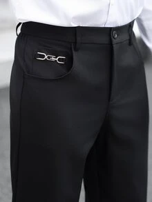 Manfinity CasualCool 男士黑色休閒通勤長褲，附口袋與金屬扣裝飾 - 黑色 - 查看 1