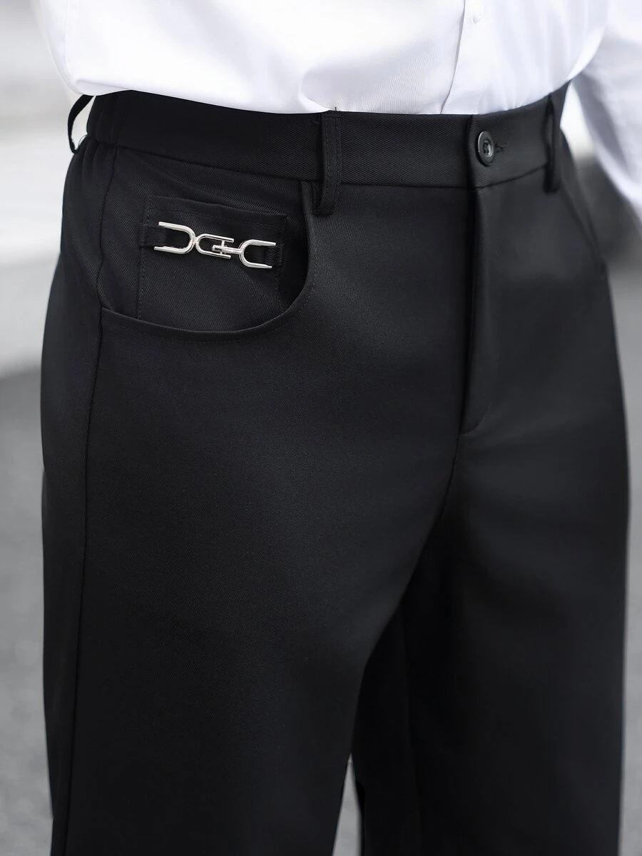 Manfinity CasualCool 男士黑色休閒通勤長褲,附口袋與金屬扣裝飾 - 黑色 - 查看 1