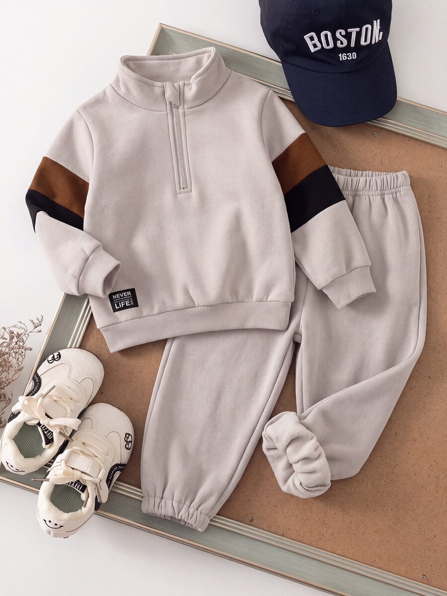 SHEIN Playful Pals 2件組幼童男童學院風米色棕黑拼色拉鍊貼布長袖高領休閒校園秋季套頭毛衣上衣+慢跑褲 - 白色 - 查看 1