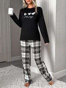 SHEIN طقم بيجامة نسائي مريح بقمة بأكمام طويلة مطبوعة بقلوب وبنطال كاروهات - أبيض وأسود - مشاهدة 4