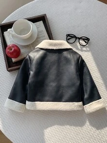 SHEIN Elladie kids YoungGirls 女孩酷炫機車風黑色長袖夾克，光滑PU面料搭配白色羊羔毛領、下擺與袖口，金色飾邊鈕扣，假口袋設計，短版修身，適合校園、日常穿著，秋冬加厚款 - 黑色 - 查看 2