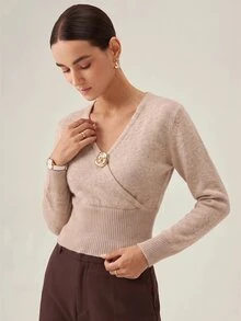 SHEIN Orluneo 女款 V 領交叉領套頭毛衣，燕麥色/卡其色，收腰設計搭配玫瑰造型金屬扣，柔軟百搭上衣，適合辦公室與社交聚會 - 卡其色 - 查看 5