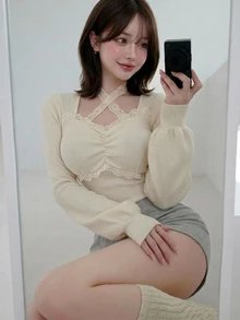 FRIFUL Women's Sweet Versatile Lace Patchwork Pleated T-Shirt Long Sleeve Tops - Beige - View 3