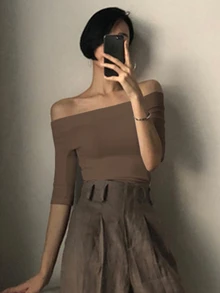 DAZY 女款純色露肩修身短袖黑色T恤，春夏外出上衣 - 咖啡棕 - 查看 2