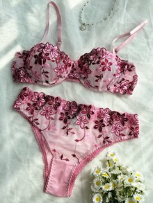 SHEIN 2pcs/Set Romantic Embroidered Sheer Lace Sexy Bra And Panty Lingerie Set - Pink - View 4