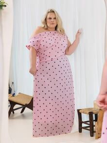 Hourglow Gaun Maxi A-Line Motif Bunga Warna Pink untuk Pesta Malam Kencan Elegan Ukuran Plus dengan Bahu Terbuka dan Pinggang Terikat, Cocok untuk Musim Panas. - Berwarna merah muda - View 3