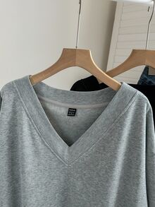 SHEIN CURVE+ مجموعة من قطعتين من كنزات رياضية رمادية مقاس كبير مع طباعة كلمة NOPE، قصة فضفاضة، ياقة على شكل حرف V، أكمام طويلة، خريف 2026 22W - متعدد الألوان - مشاهدة 4