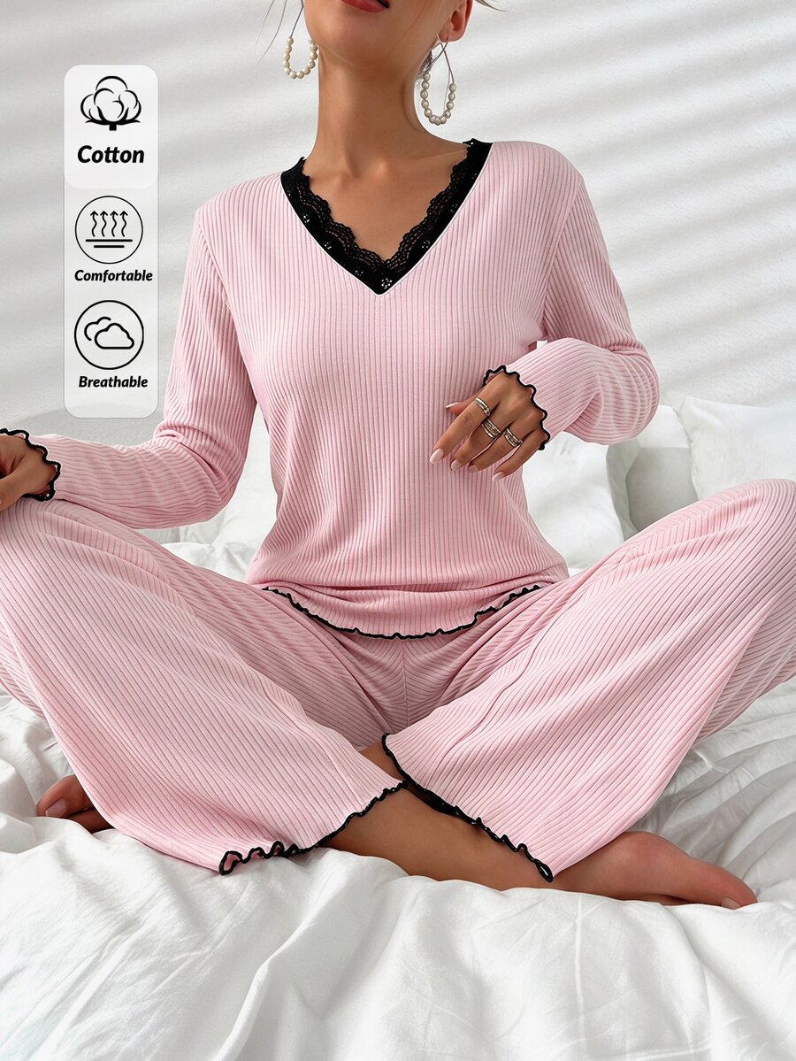 SHEIN Cottnline طقم بيجامة قطن مضلع من قطعتين باللون الوردي، تي شيرت نوم بأكمام طويلة مع دانتيل متباين + بنطلون طويل، ملابس منزلية كاجوال للاسترخاء - وردي - مشاهدة 1