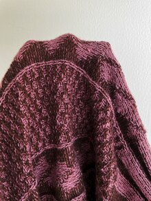 Soleia Sweater Lengan Panjang Wanita dengan Kerah Asimetris Bergaris dan Desain Tali Pengikat - Burgundy - View 7