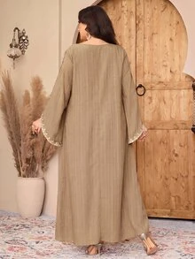 Al Najma 大尺碼女款刺繡裝飾優雅阿拉伯傳統長襯衫 - 卡其色 - 查看 2
