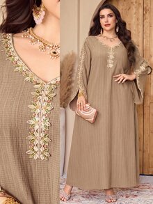 Al Najma 大尺碼女款刺繡裝飾優雅阿拉伯傳統長襯衫 - 卡其色 - 查看 3