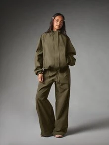 MISSGUIDED Oversized Zip-Up Bomber Jacket With Mock Neck Elasticated Hem And Ruched Cuffs In Woven Fabric - Army Green - View 5