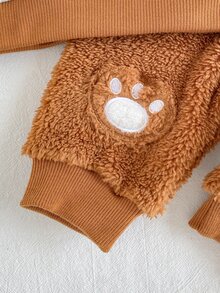 SHEIN Playful Pals 2件組嬰幼兒女童衛衣褲套裝，可愛白色與棕色泰迪熊貼布設計，毛茸茸長袖圓領加厚戶外款，適合秋季、萬聖節、冬季穿著的絨毛服飾 - 棕色 - 查看 12