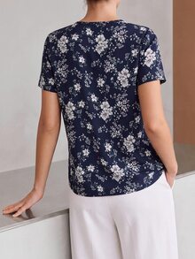 Yumoku Floral Print V Neck Blouse,Short Sleeve Tops - Blue and White - View 2