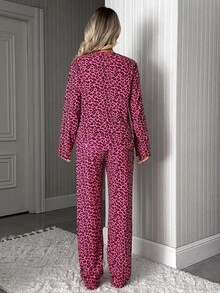 SHEIN Well Soft dampyjamasett i 2 delar med leopardmönster, rund hals, lång ärm, varm topp och högmidjade bekväma byxor - Multifärgad - Visa 2