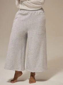 MUSERA ESSENTIALS Heather Grey Fleece Elastic Waistband Wide Leg Longline Sweatshorts Basics Loungewear Casual Everyday Essentials - Grey - View 2