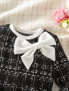 SHEIN 女童時尚緹花3D蝴蝶結裝飾長袖洋裝 - 黑與白 - 查看 6