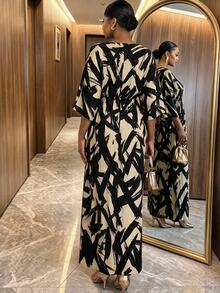 SHEIN Lady Gaun Berpotongan Belahan Motif Blok Warna untuk Liburan Ukuran Plus, Cocok untuk Kencan Musim Gugur, Pantai, Warna Krem, Musim Dingin, dan Tropis - Khaki - View 2