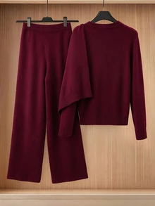 Modelyn Bộ áo len khăn choàng 2 trong 1 thiết kế dành cho nữ - Màu Đỏ Sâu - Xem 2
