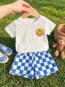 SHEIN Playful Pals 嬰兒微笑臉印花T恤短褲套裝，夏季度假健身風，白色與藍白條紋可愛款 - 白色 - 查看 7