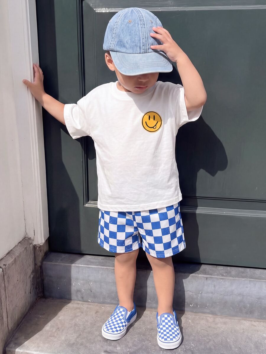 SHEIN Playful Pals 嬰兒微笑臉印花T恤短褲套裝，夏季度假健身風，白色與藍白條紋可愛款