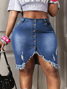 Slaydiva Rok Mini Denim Biru Stretch dengan Detail Rusak dan Ujung Bawah Kasar, Kancing Depan, untuk Wanita Ukuran Plus - Medium Wash - View 1