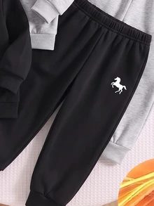 SHEIN 3 Potongan Acak Celana Olahraga, Set Hoodie & Celana Olahraga Anak Laki-laki Minimalis Klasik dengan Logo Grafis, Cocok untuk Aktivitas Luar Ruangan Musim Gugur/Musim Dingin - Hitam - View 5