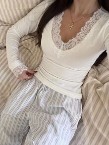 CovetEZ Women's Lace Patchwork Fitted Versatile Daily Brunch Long Sleeve T-Shirt White Autumn Romantic Elegant - White - View 7